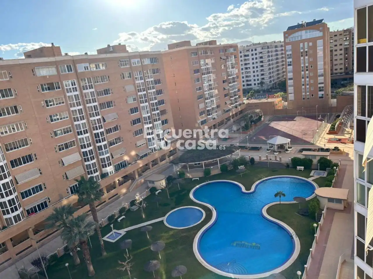 Vista exterior de Pis en venda en Alicante / Alacant amb Terrassa, Traster i Piscina comunitària