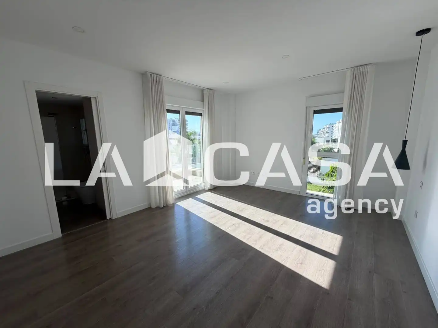 Semi-detached house for sale in Entrenúcleos, imagen 24