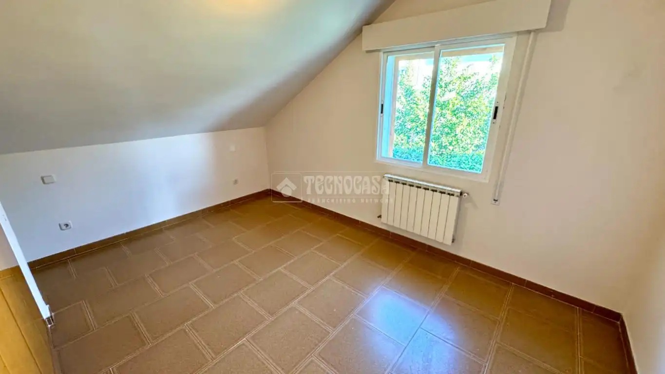 Bedroom of Detached homes for sale in Moralzarzal  with Heating, Terrace and Community pool