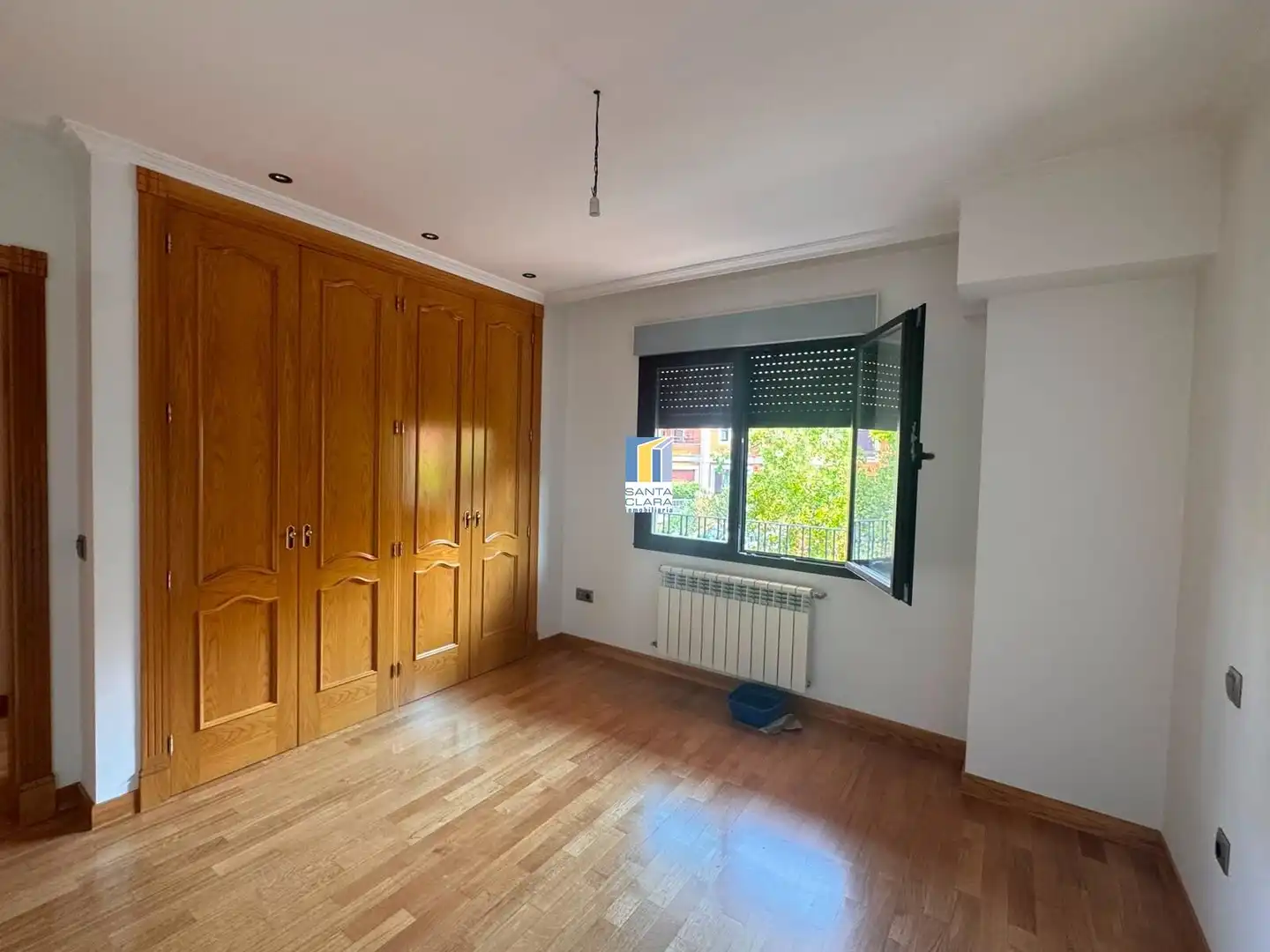 Dormitori de Casa adosada en venda en Zamora Capital  amb Calefacció, Jardí privat i Parquet