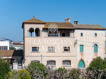 Casa bifamiliare con balcone in vendita a Caldes de Malavella