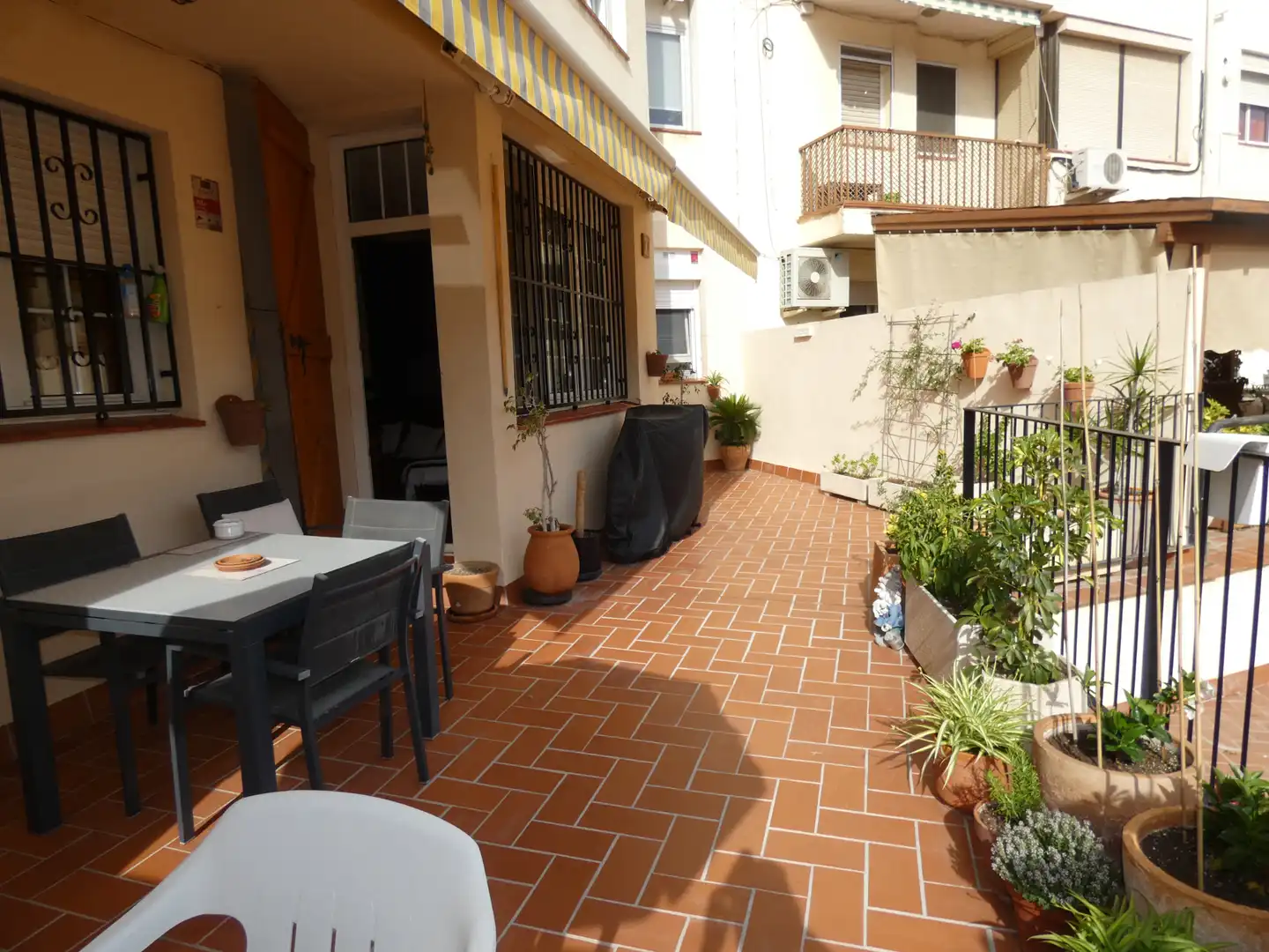 Terraza de Piso en venta en Cornellà de Llobregat con Calefacción, Terraza y Horno