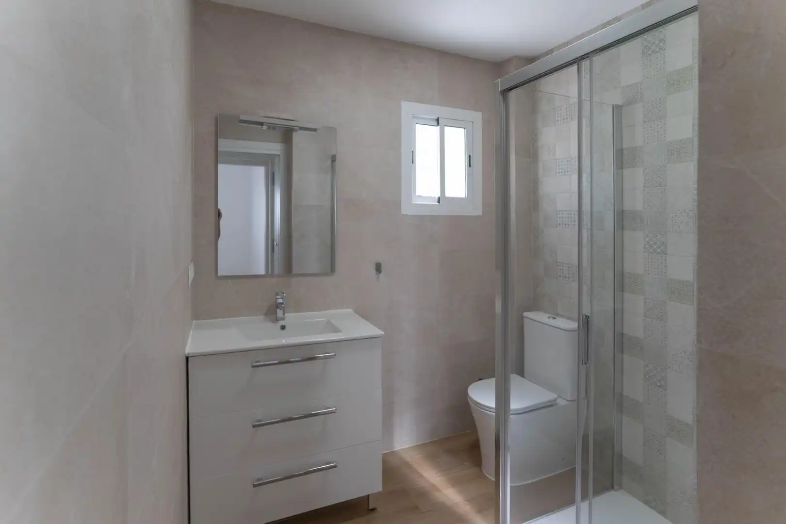 Baño de Planta baja de alquiler en Alhaurín El Grande con Aire acondicionado