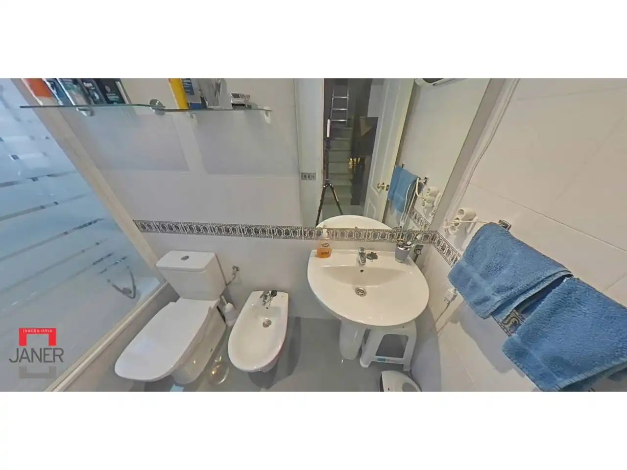Bathroom of Houses for sale in Tomares  with Air Conditioner, Heating and Private garden