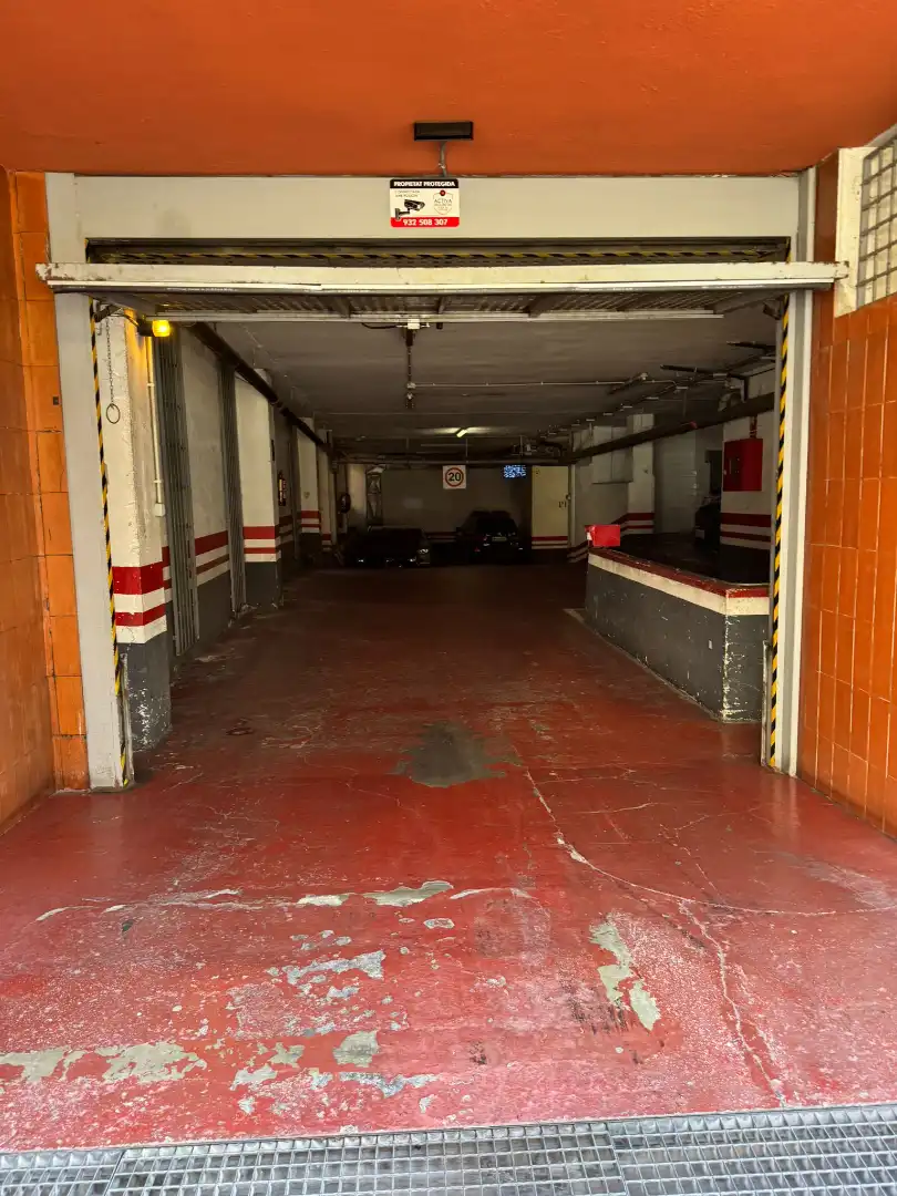Aparcament amb ascensor en venda a Via Augusta, imagen 14