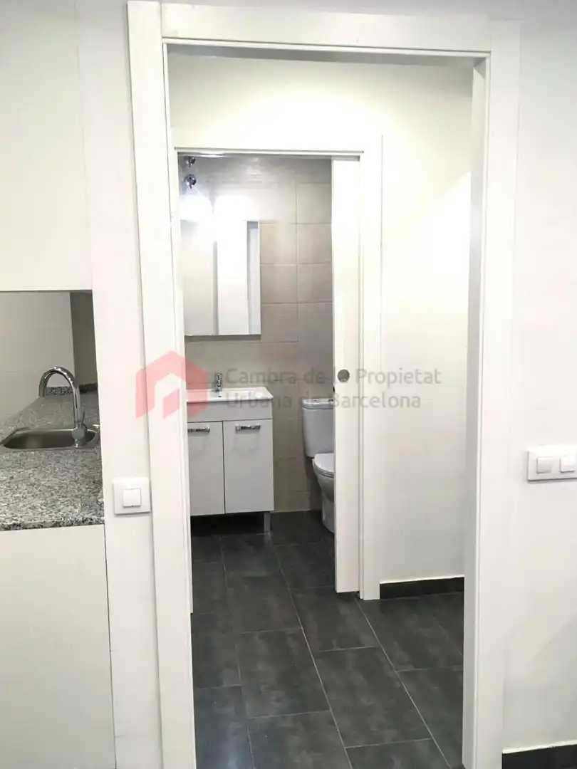 Local comercial en venda a Sants - Montjuïc, imagen 23