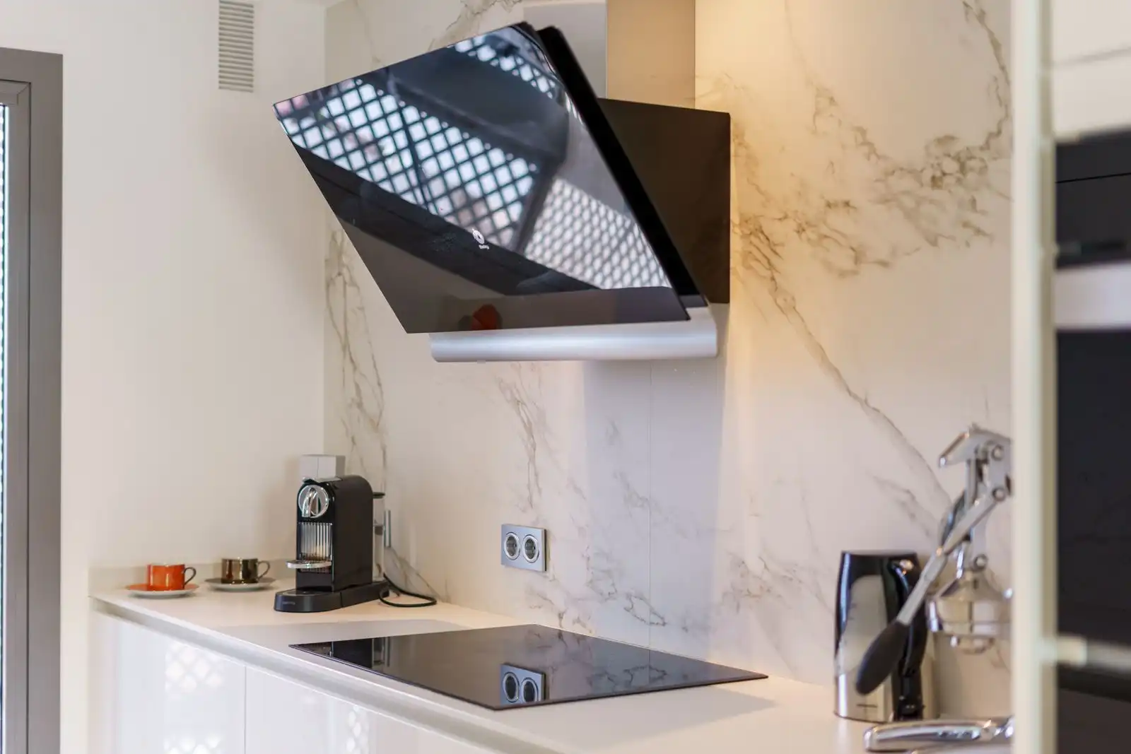 Küche von Wohnung zum Verkauf in Benahavís mit Terrasse, Abstellraum und Möbliert