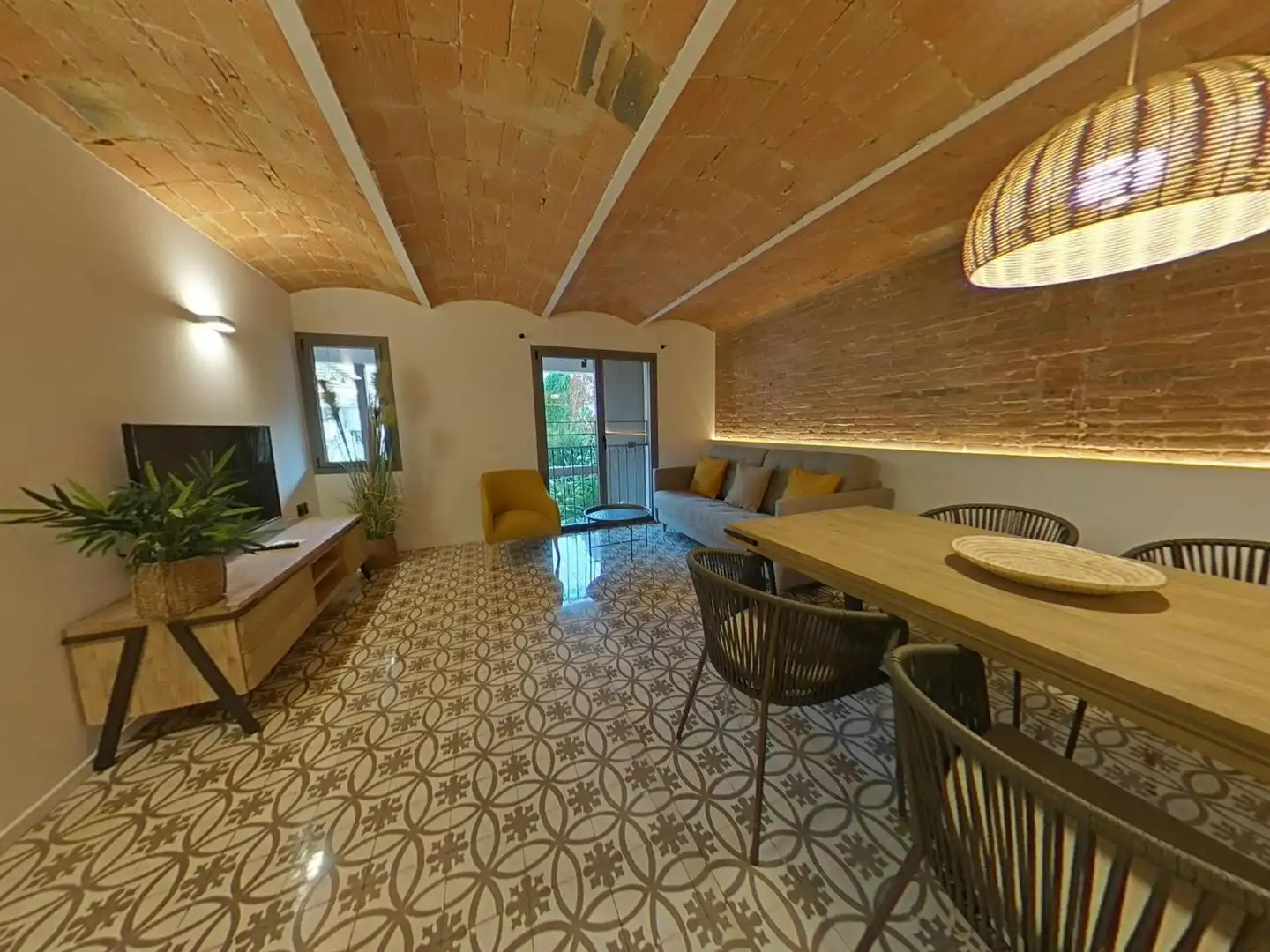 Living room of Flat for rent in Girona  with Air Conditioner, Heating and Terrace