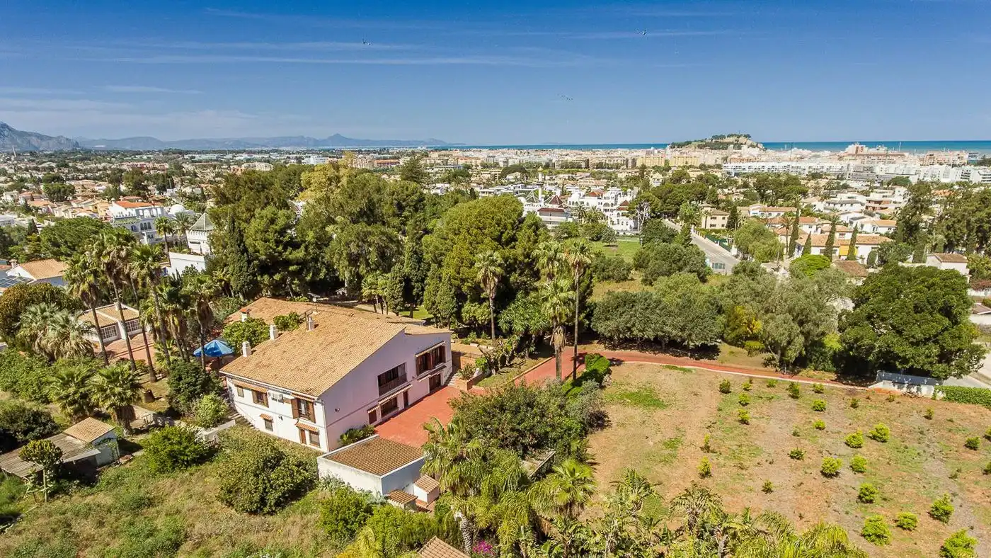 Chalet con piscina en venta en El Montgó, imagen 2