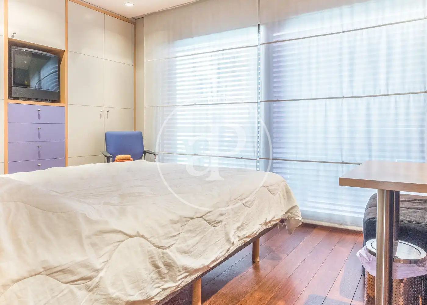 Habitación de Casa adosada en venta en Barcelona con Aire acondicionado, Calefacción y Jardín privado
