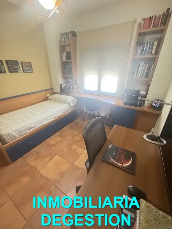Casa adosada en venta en Linarejos