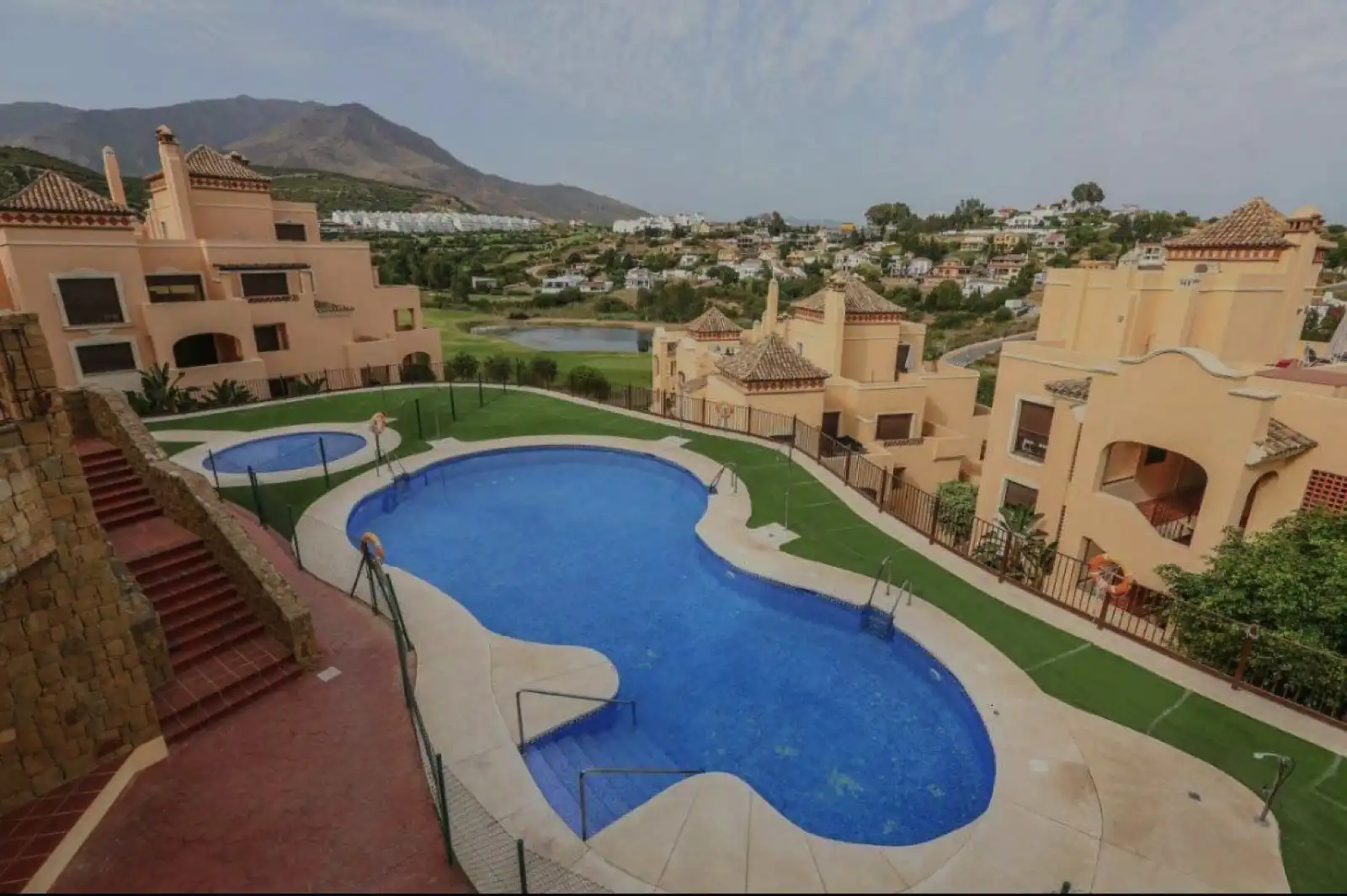 Àtic amb piscina en venda a Costa Natura