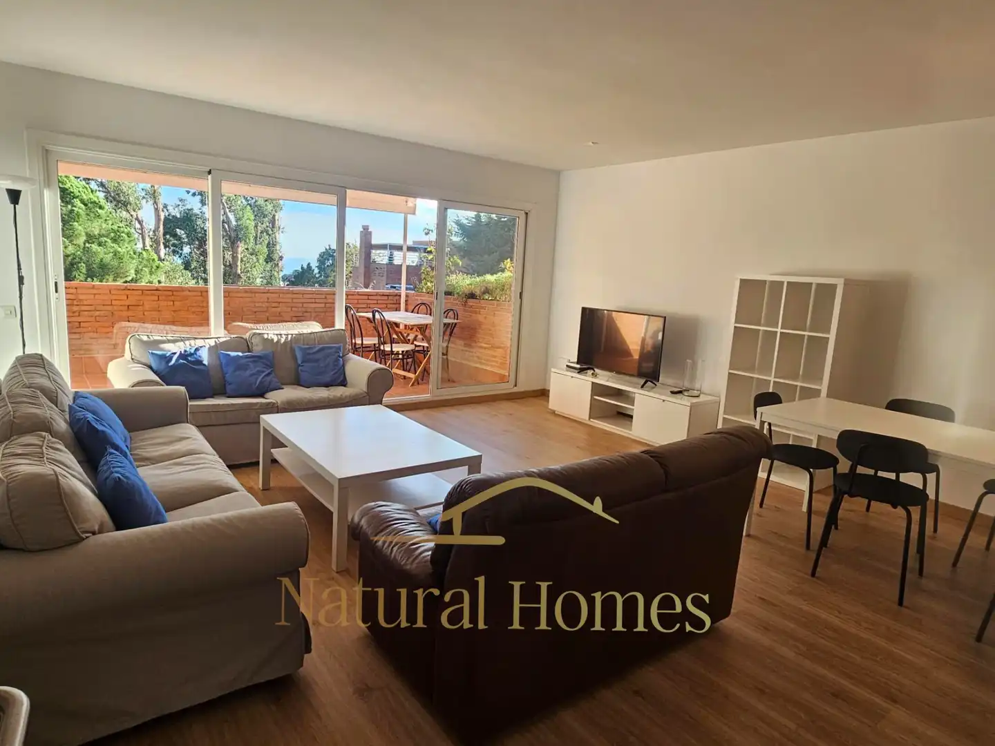 Living room of Flat for rent in Sant Vicenç de Montalt  with Heating, Parquet flooring and Terrace