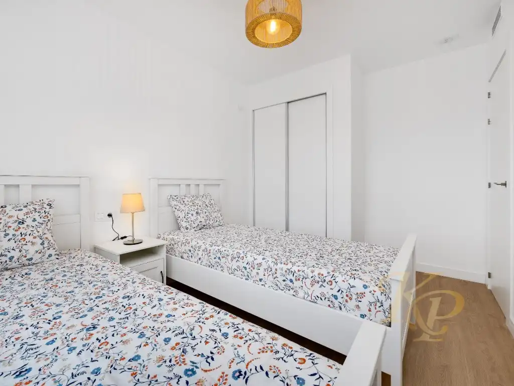 Dormitori de Apartament en venda en Orihuela amb Aire condicionat i Jardí privat