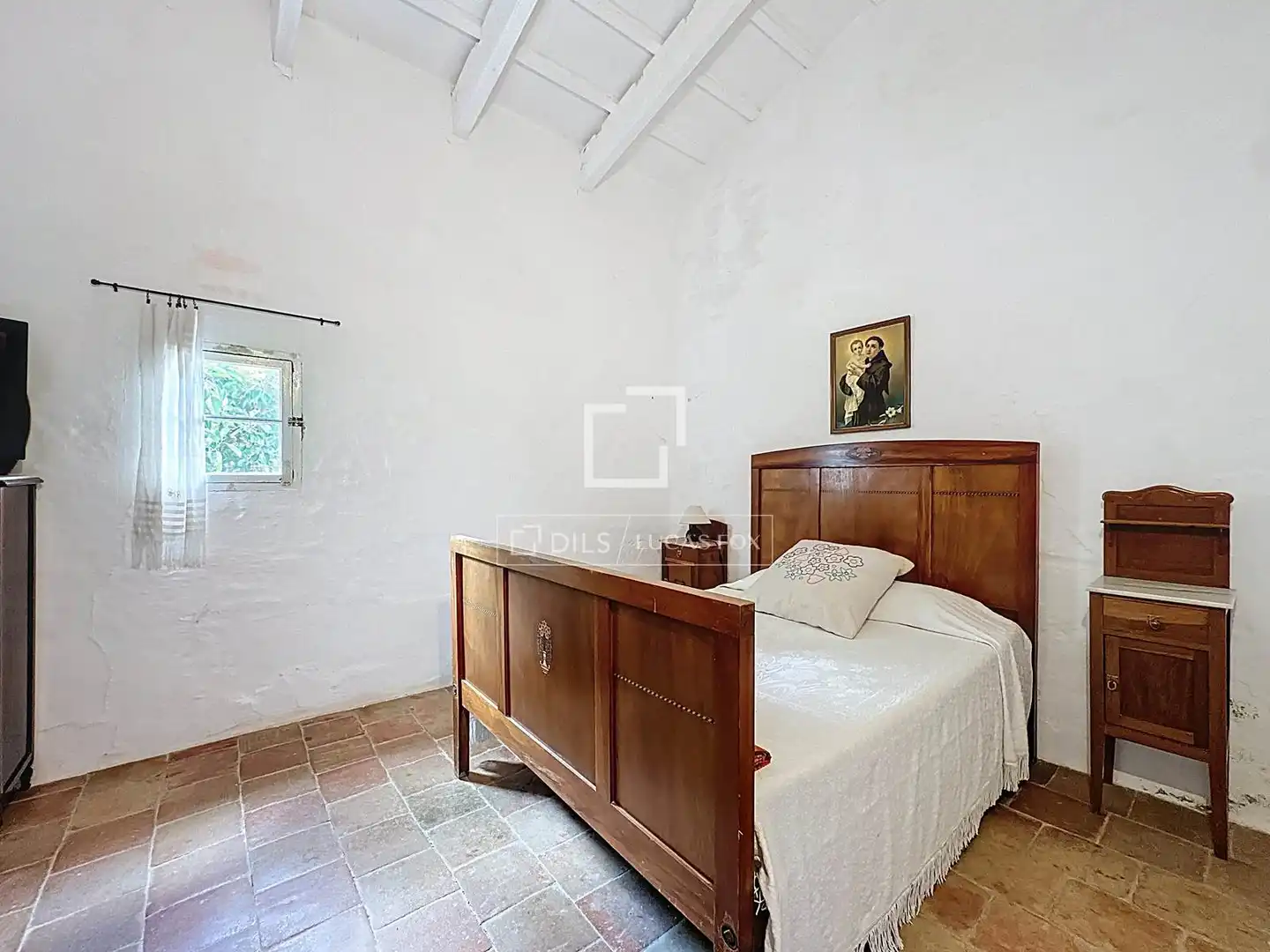 Schlafzimmer von Country house zum Verkauf in Es Castell mit Privatgarten, Abstellraum und Balkon
