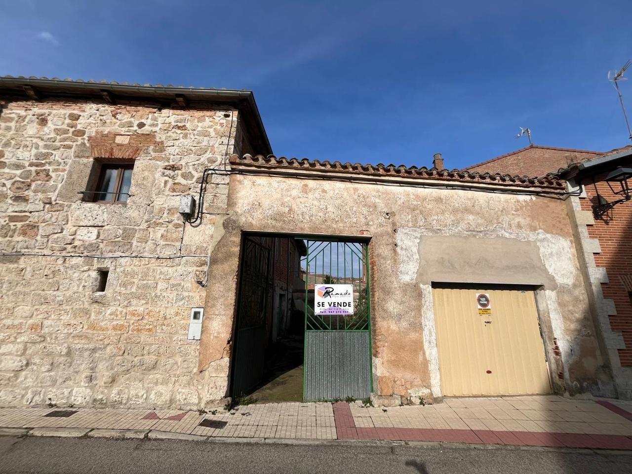 Exterior view of House or chalet for sale in Villadiego