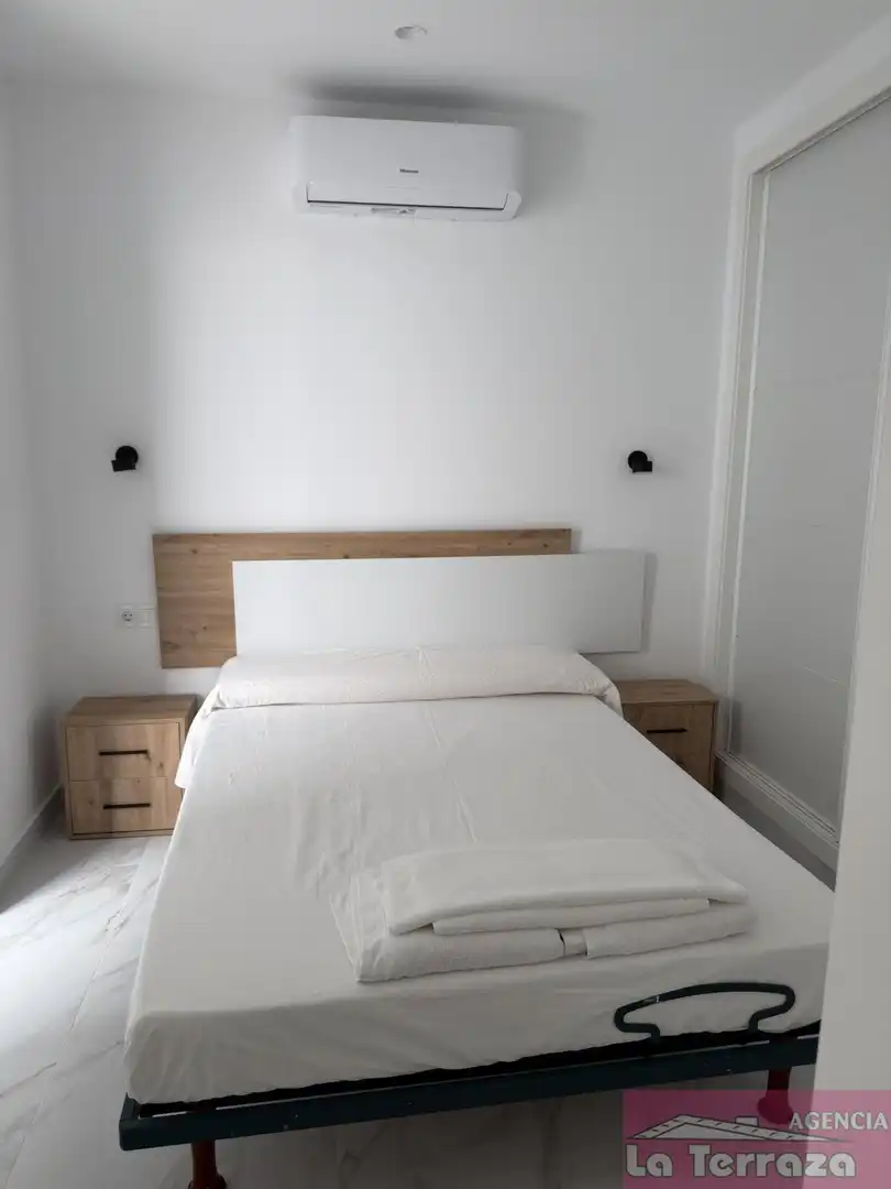Habitación de Apartamento de alquiler en Estepona con Aire acondicionado