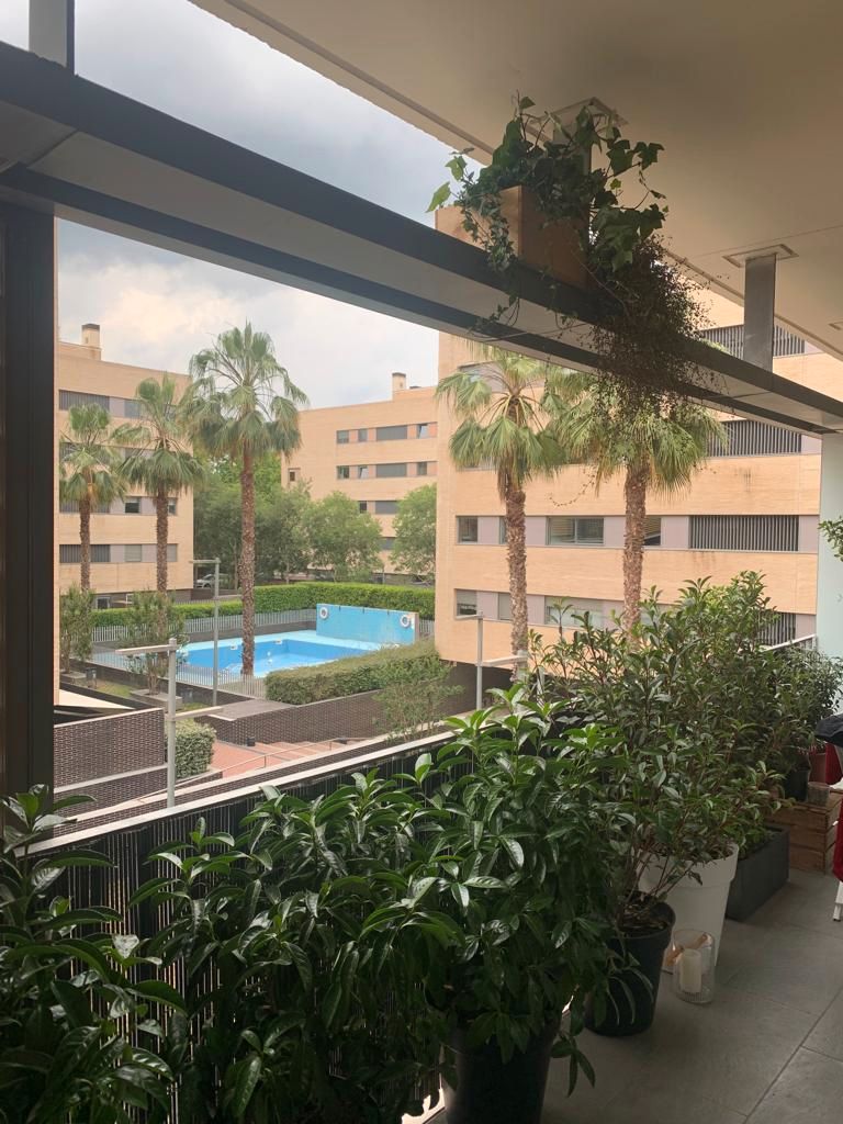 Piscina de Pis en venda en Sant Cugat del Vallès amb Calefacció, Terrassa i Forn