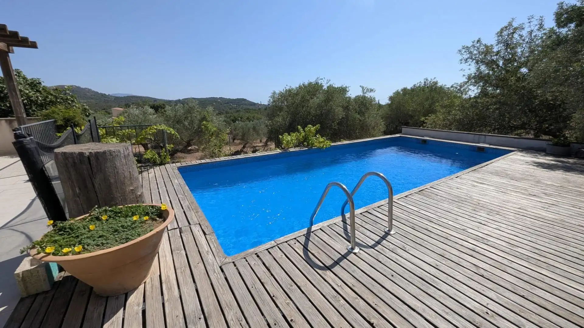 Piscina de Finca rústica en venda en El Perelló amb Jardí privat, Terrassa i Traster