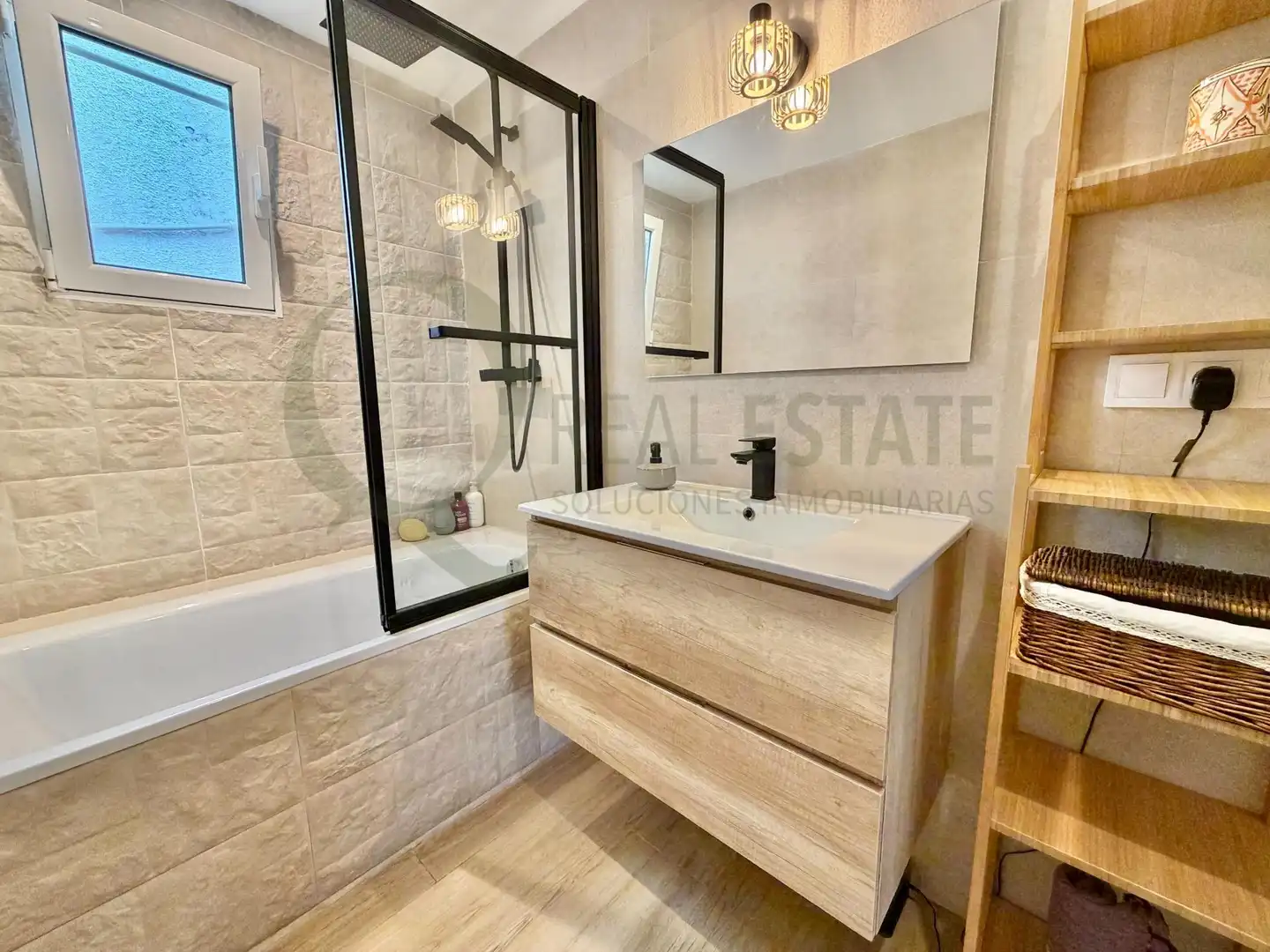 Bathroom of Houses for sale in El Campello  with Air Conditioner, Heating and Private garden