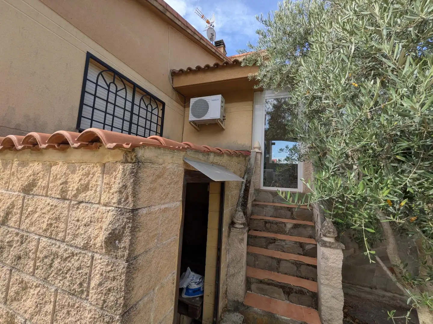 Vista exterior de Casa o chalet en venta en Loranca de Tajuña con Calefacción y Jardín privado