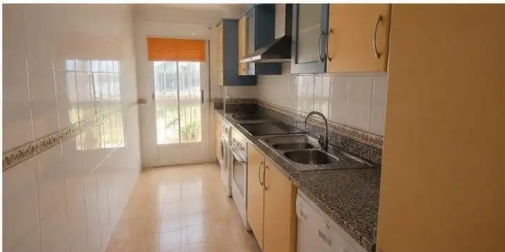 Cuina de Casa adosada en venda en Cáceres amb Aire condicionat i Terrassa