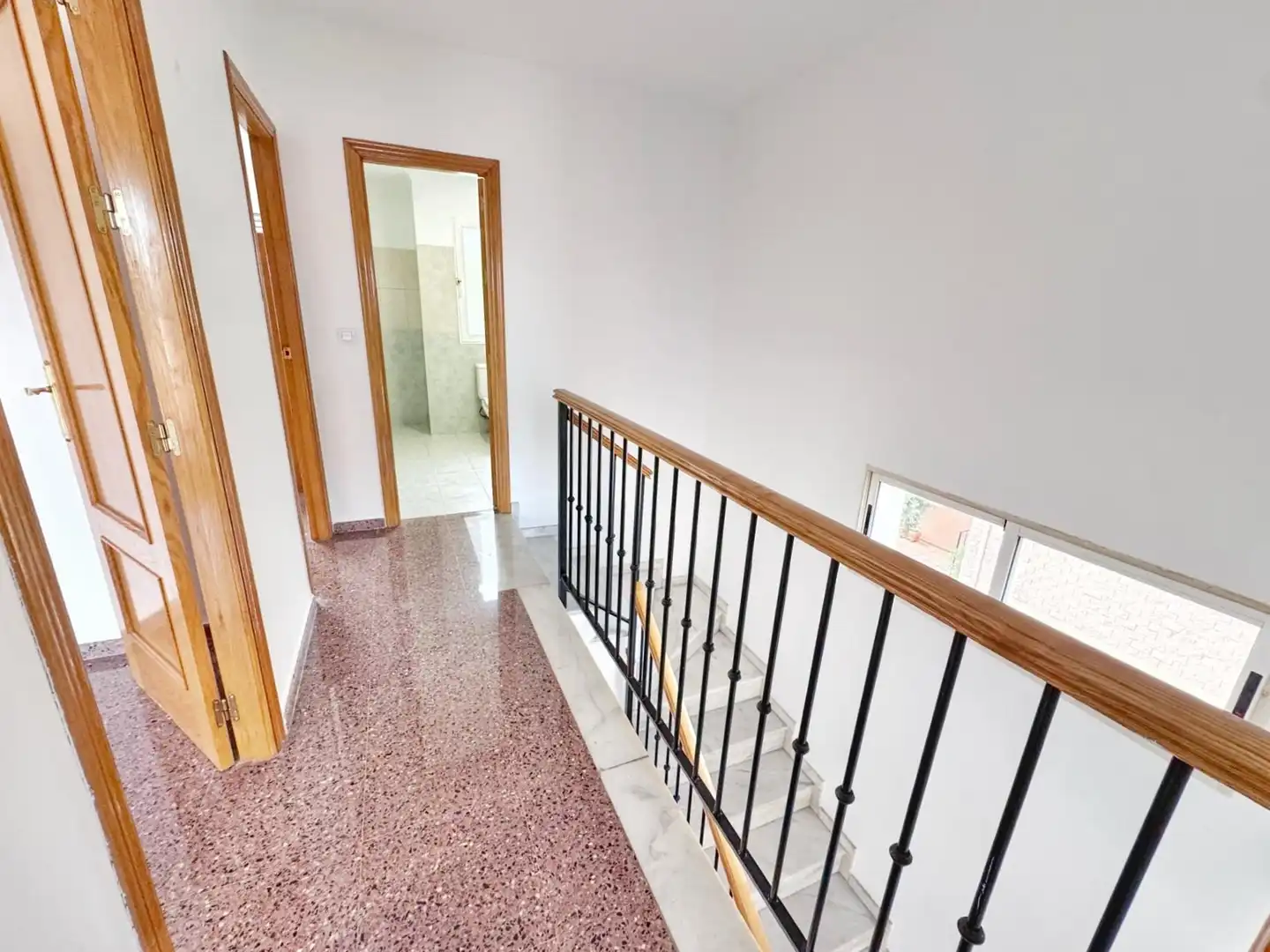 Casa adosada en venta en Petrer con Jardín privado, Balcón y Piscina comunitaria