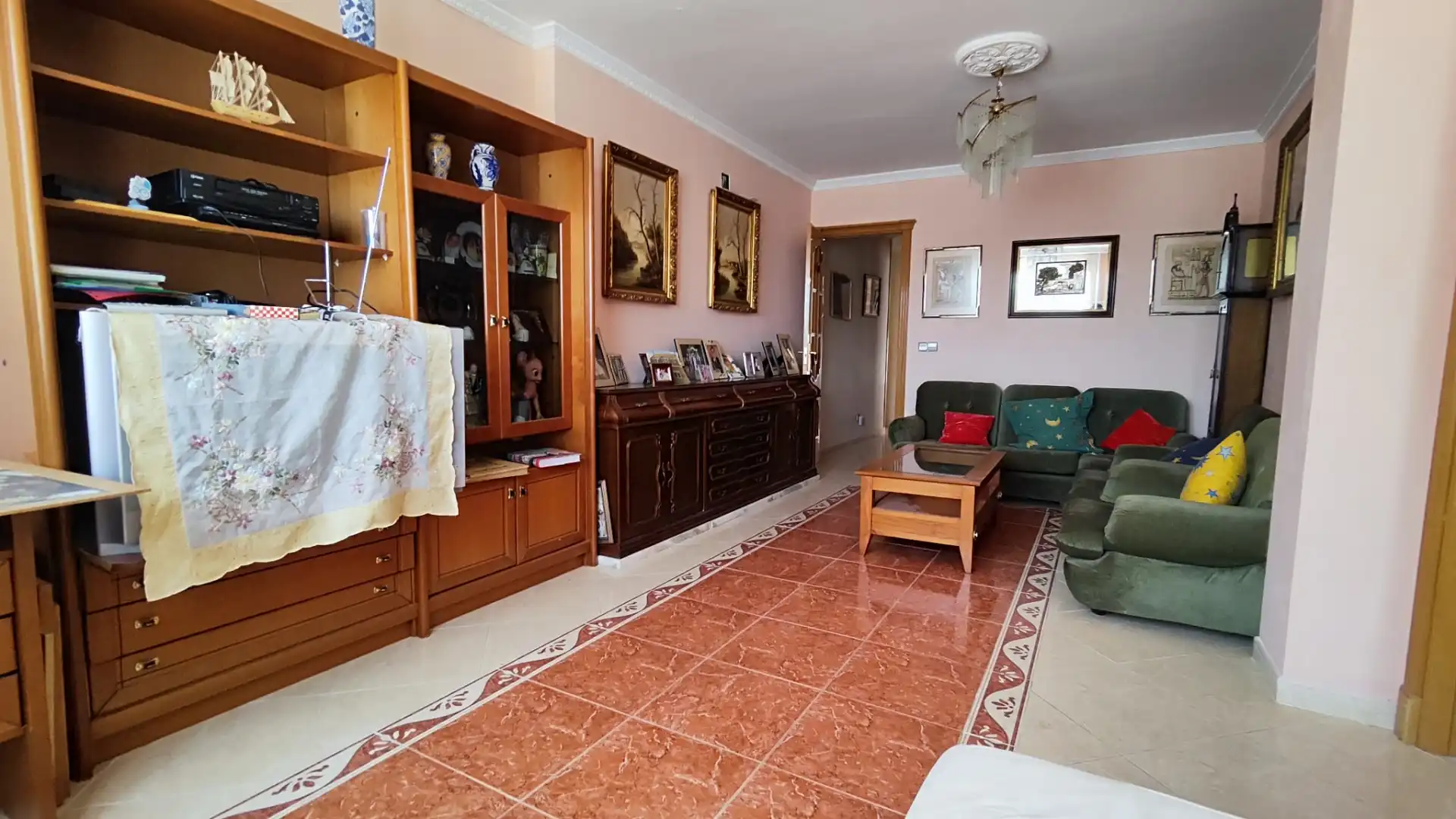 Sala d'estar de Casa o xalet en venda en Barajas de Melo amb Calefacció, Jardí privat i Terrassa