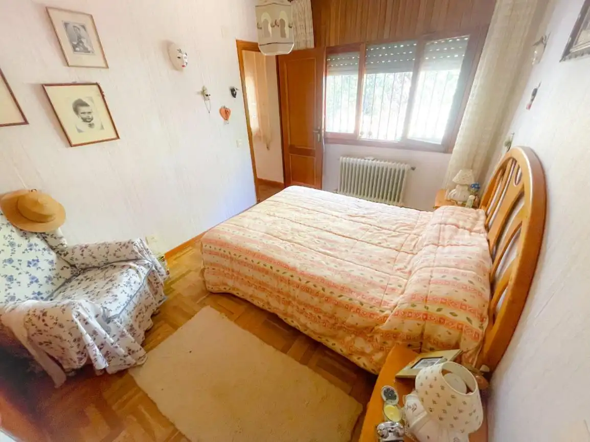 Dormitori de Casa o xalet en venda en Guadarrama amb Calefacció