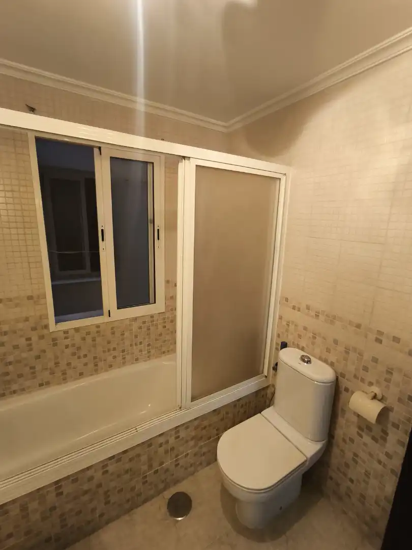 Bathroom of Flat for sale in Mengíbar  with Air Conditioner, Furnished and Balcony