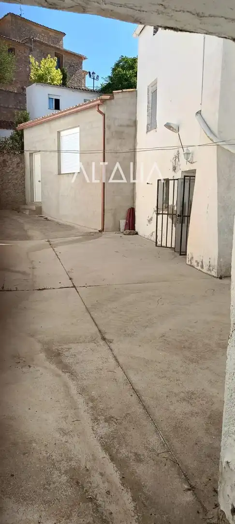 Vista exterior de Casa o chalet en venta en Huete con Trastero y Amueblado