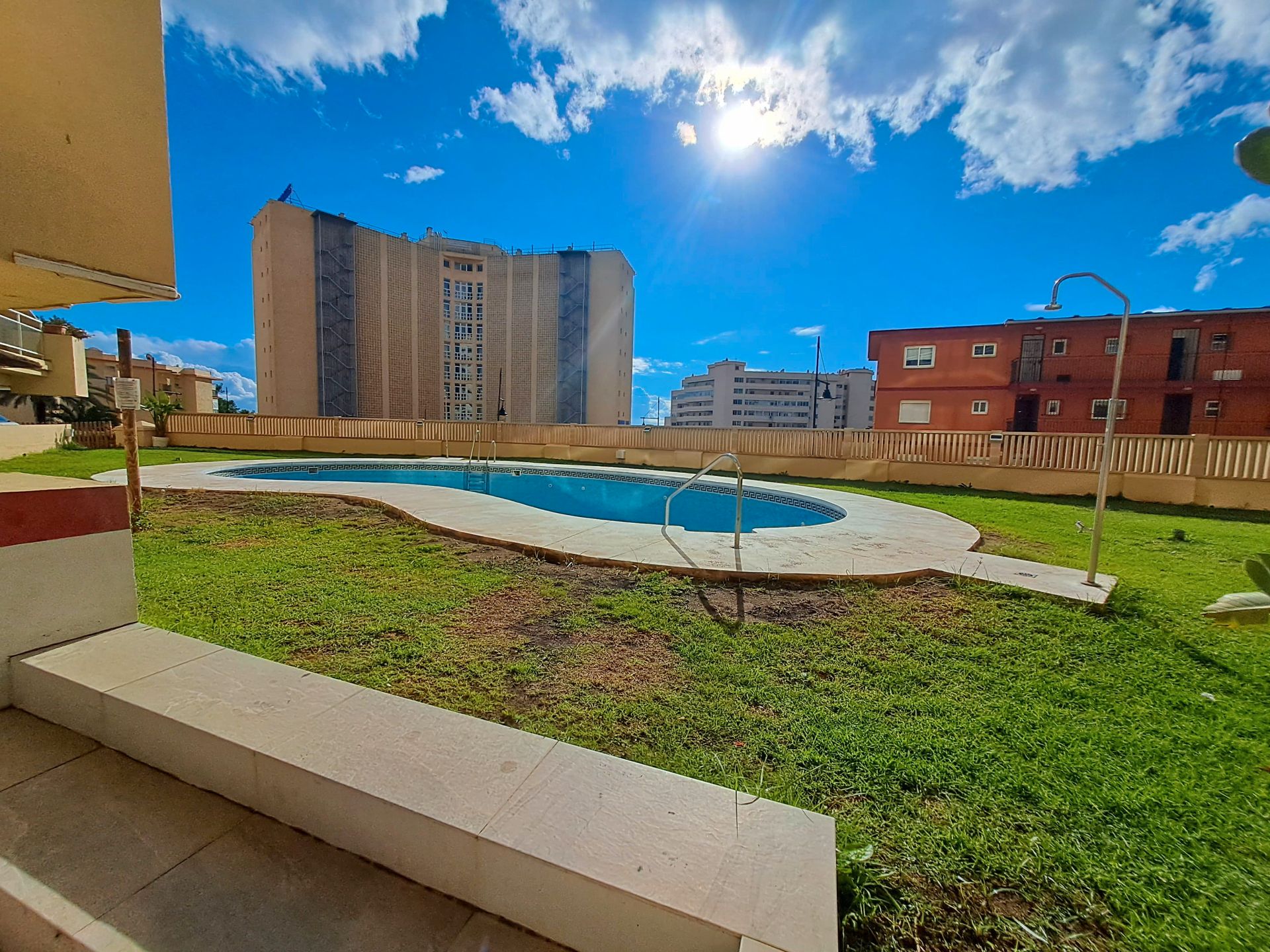 Piscina de Apartament en venda en Fuengirola amb Aire condicionat, Terrassa i Moblat