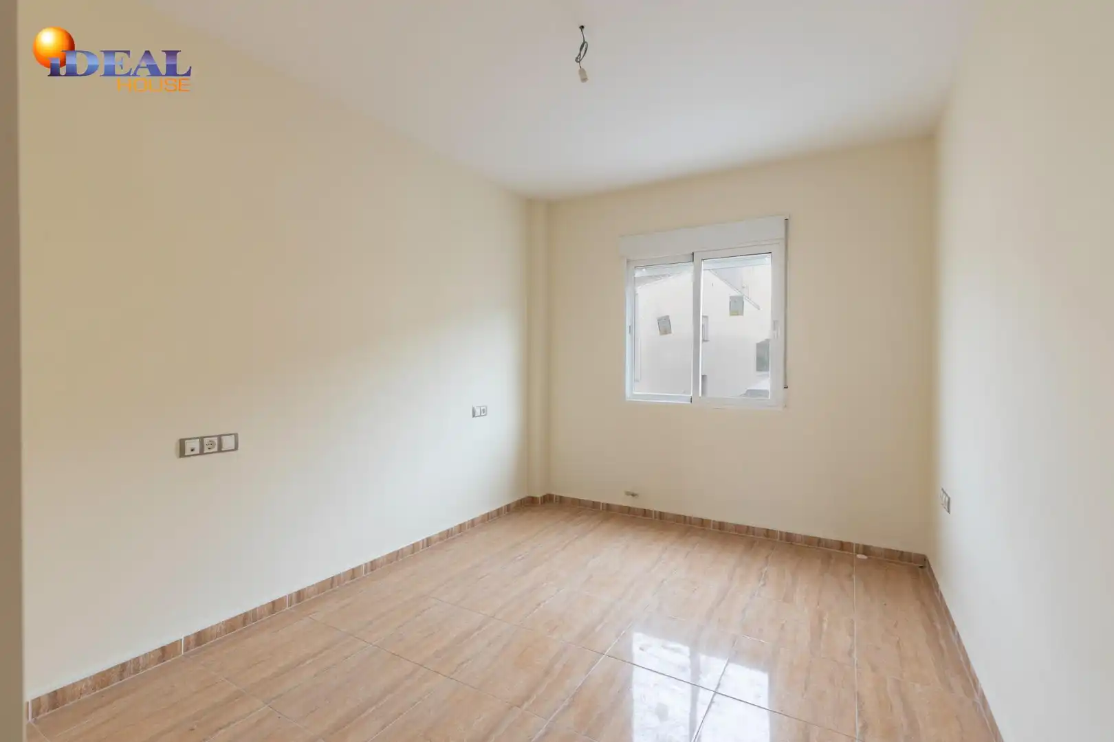 Schlafzimmer von Wohnung zum Verkauf in Güevéjar mit Balkon