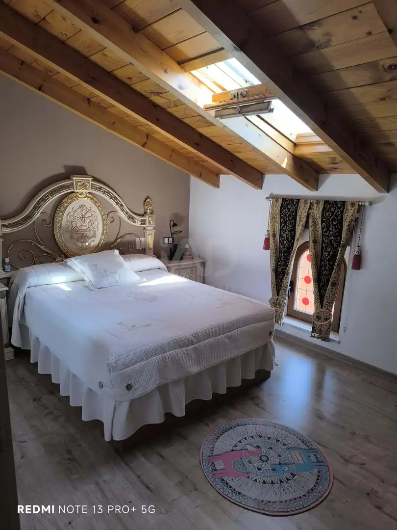 Dormitori de Casa o xalet en venda en Santas Martas amb Calefacció i Terrassa