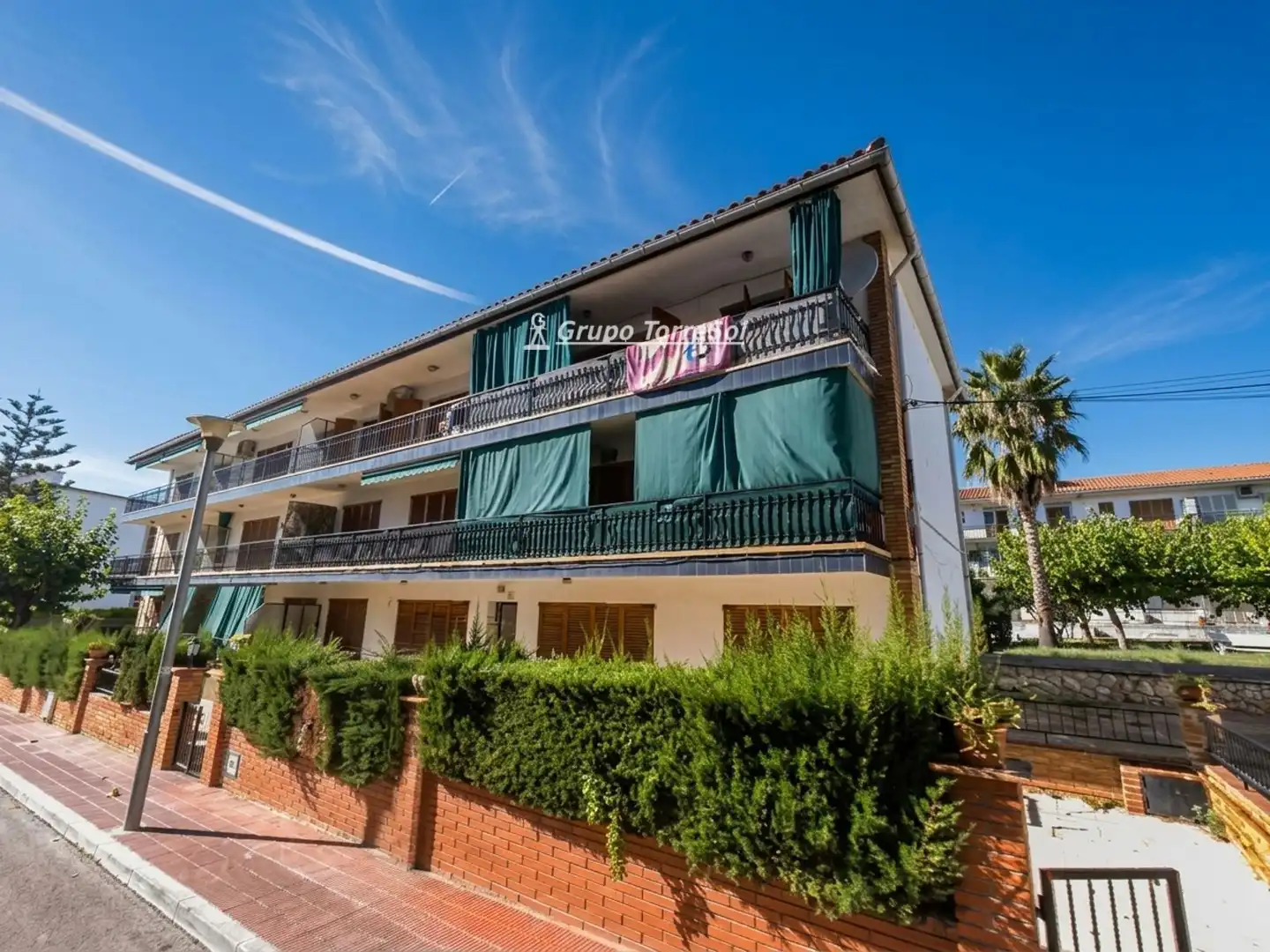 Exterior view of Flat for sale in El Vendrell  with Terrace, Swimming Pool and Furnished