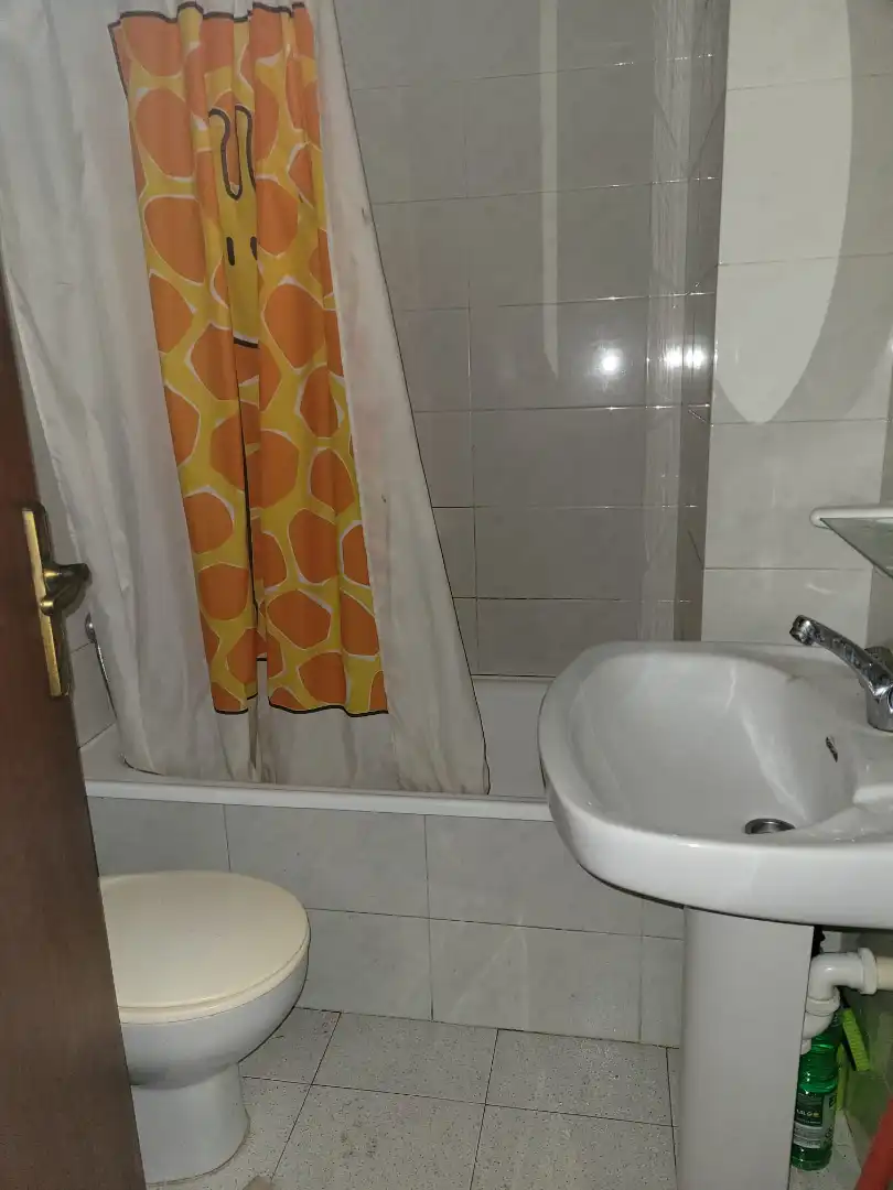 Baño de Apartamento en venta en Blanes con Amueblado y Balcón