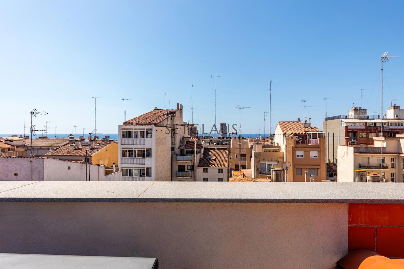 Vista exterior de Dúplex en venda en Mataró amb Aire condicionat, Calefacció i Terrassa