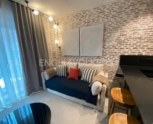Living room of Apartment for sale in  Madrid Capital  with Air Conditioner, Heating and Furnished