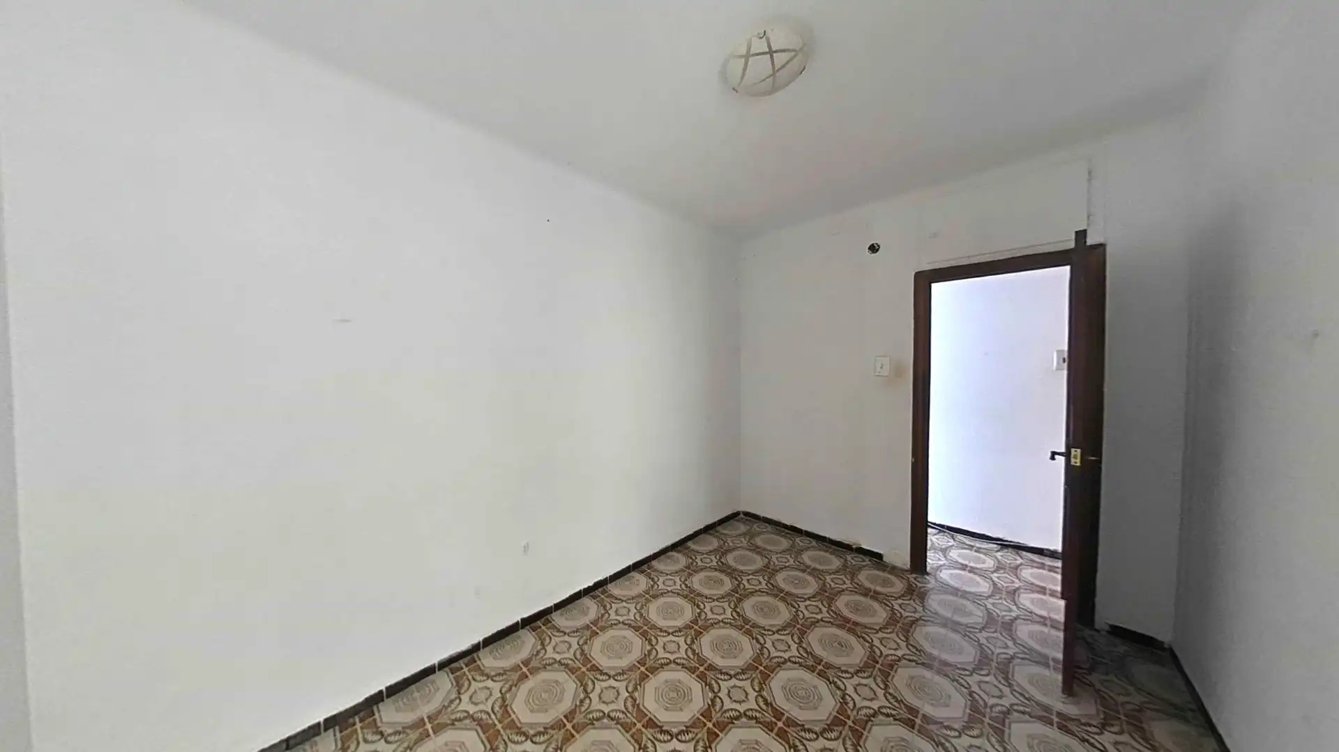 Habitación de Piso en venta en Badalona con Calefacción, Terraza y Balcón