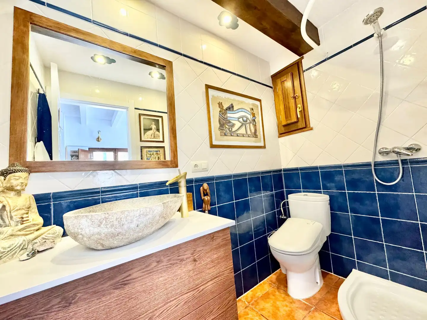 Badezimmer von Country house zum Verkauf in Condado de Treviño mit Möbliert