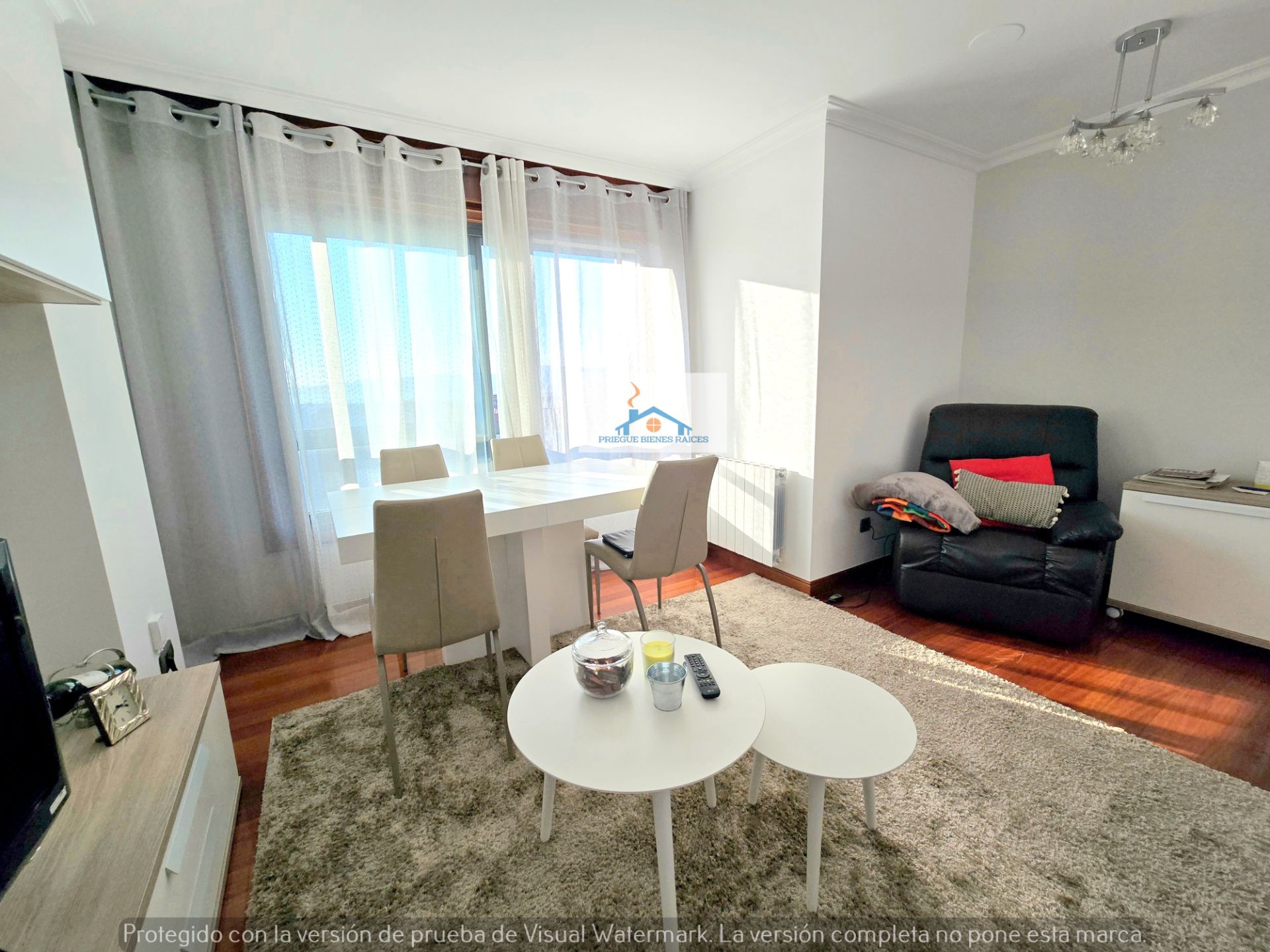 Living room of Flat for sale in Vigo   with Heating, Parquet flooring and Storage room