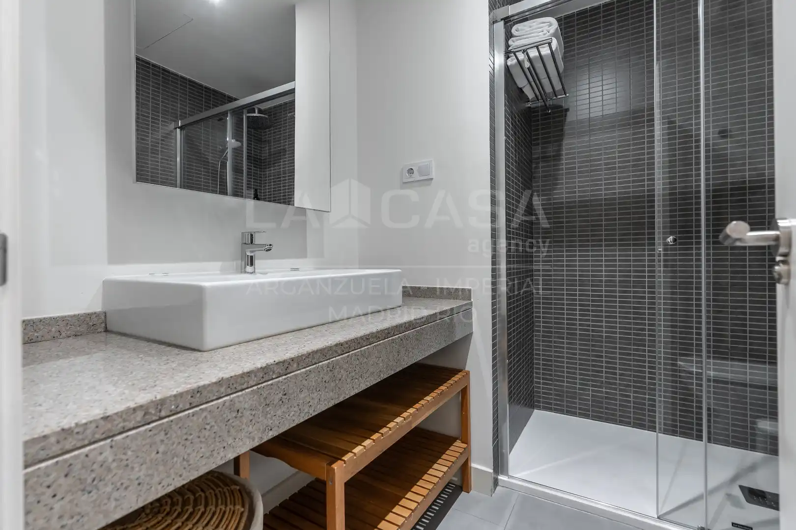 Baño de Planta baja en venta en Madrid con Calefacción