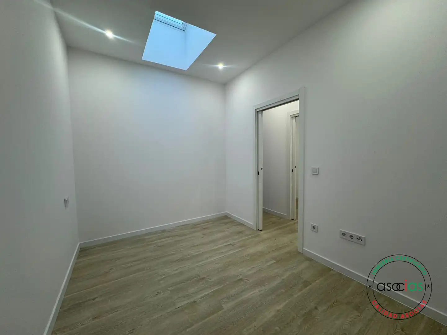 Casa adosada en venta en Gijón  con Calefacción y Jardín privado