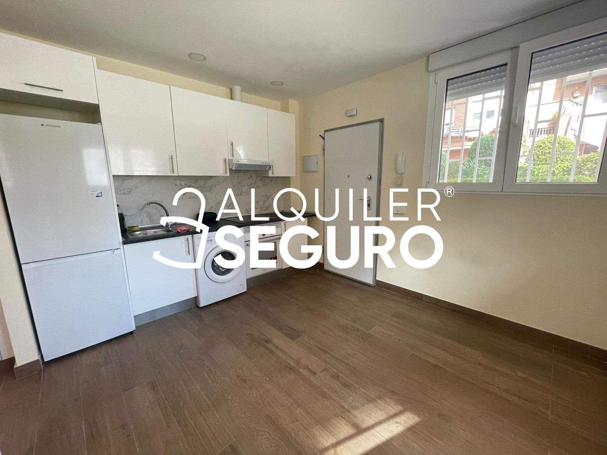Exterior view of Flat to rent in  Madrid Capital  with Heating