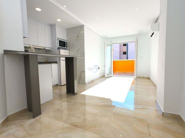 Flat with balcony for sale in Centro