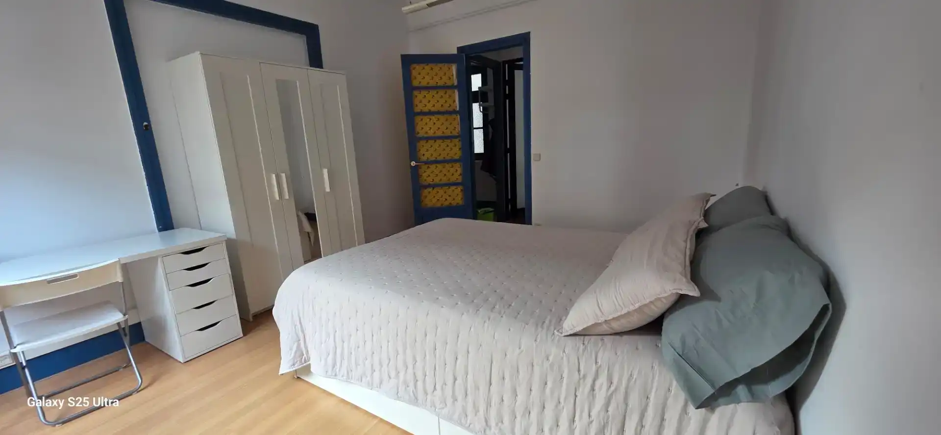 Schlafzimmer von Wohnung zur Miete in Oviedo 