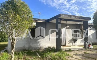 Exterior view of House or chalet for sale in Mairena del Aljarafe  with Air Conditioner