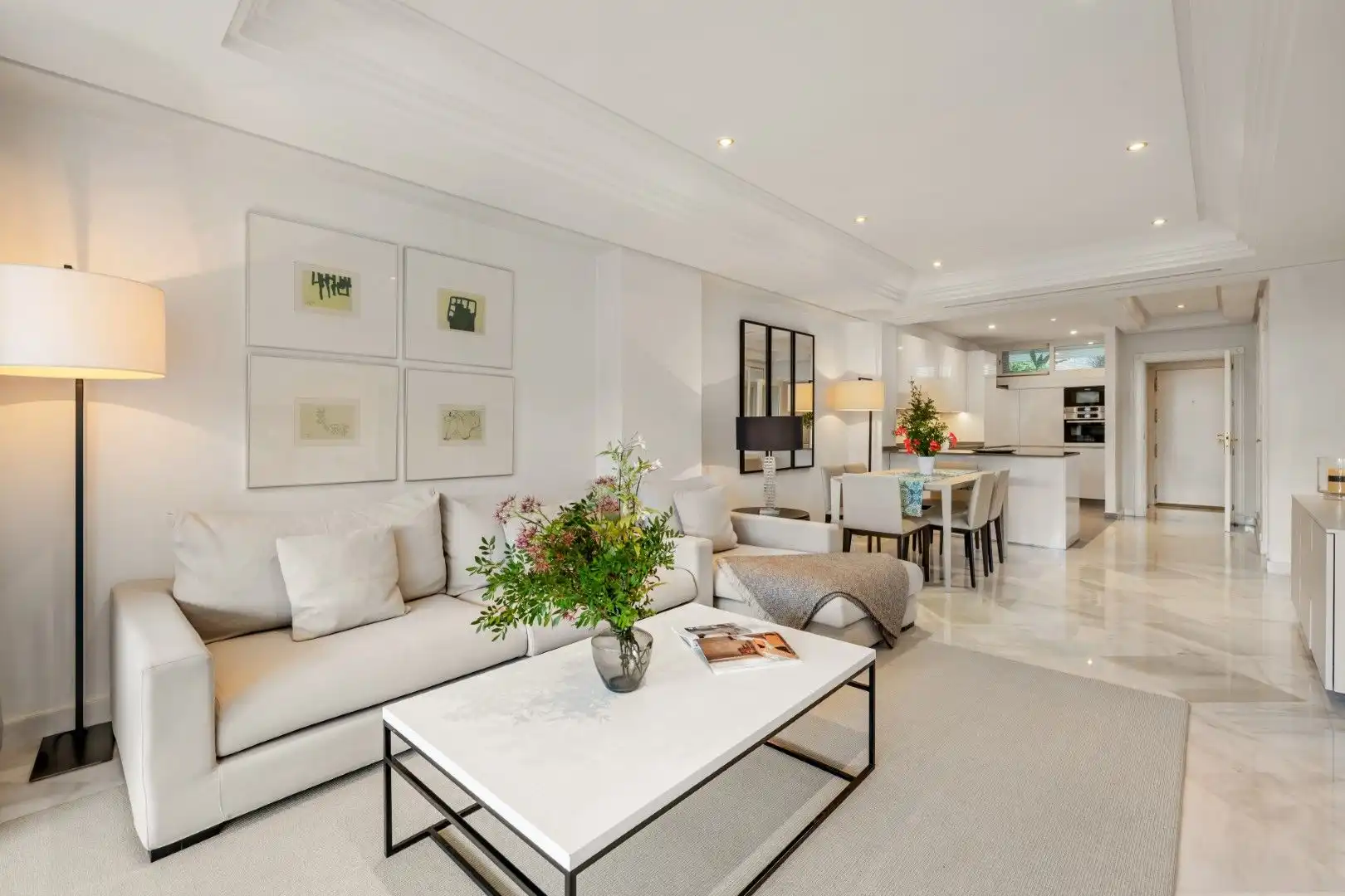 Sala d'estar de Apartament en venda en Marbella amb Aire condicionat, Calefacció i Terrassa