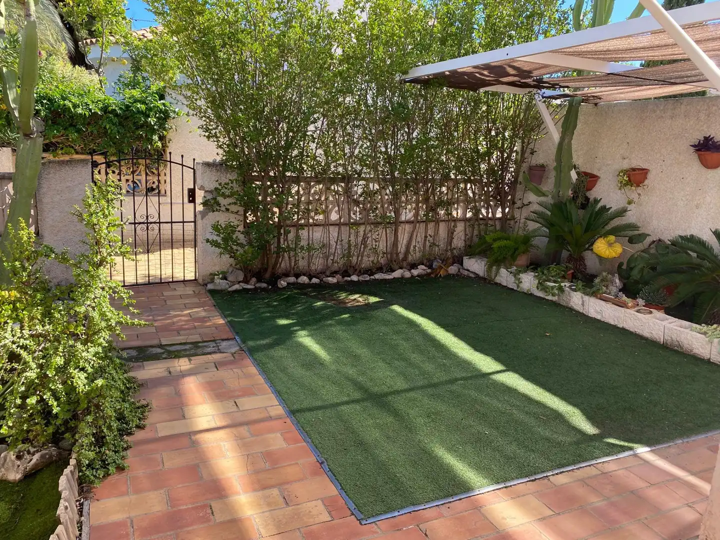 Jardín de Casa adosada en venta en El Campello con Jardín privado y Piscina comunitaria