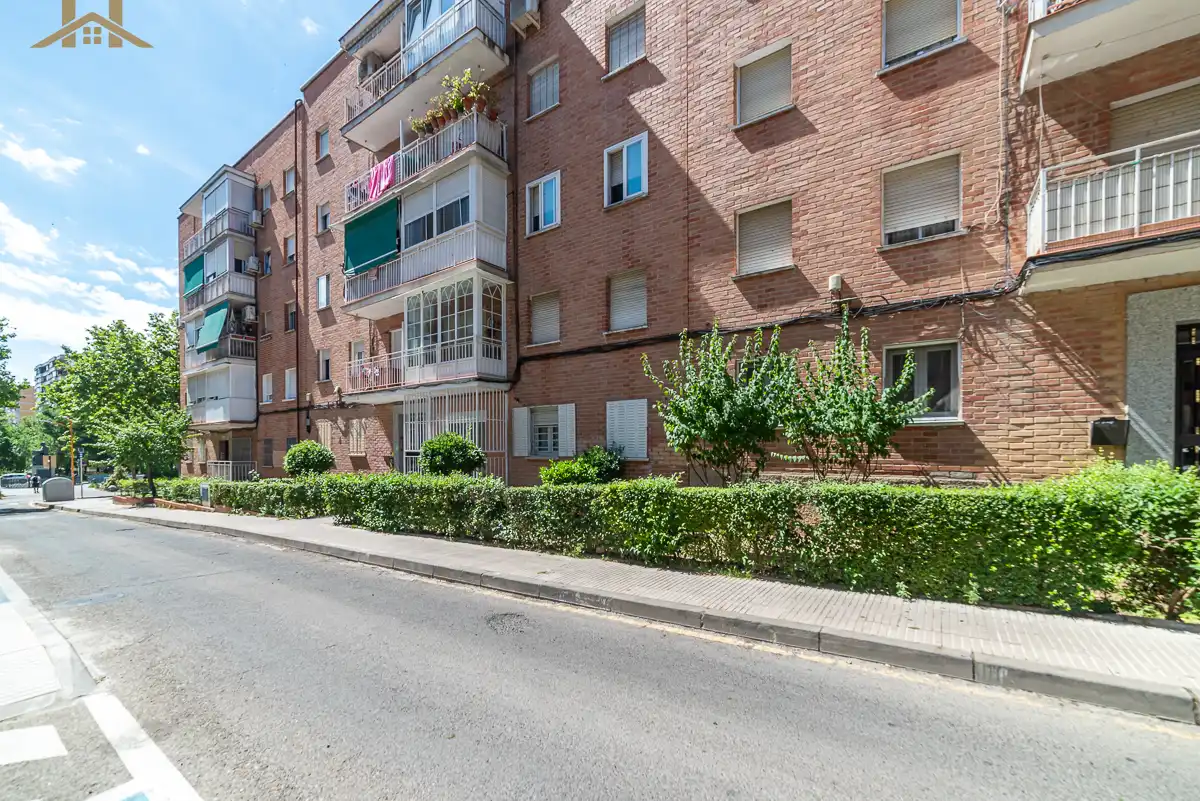 Vista exterior de Pis en venda en Alcorcón amb Calefacció, Moblat i Forn
